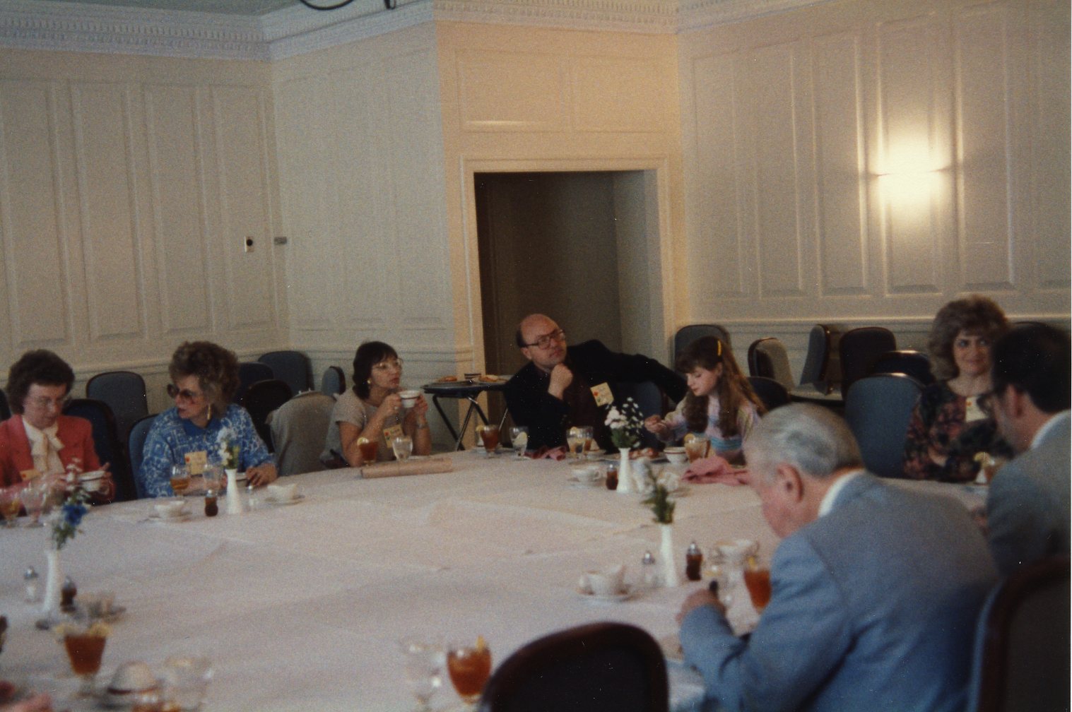 1989 dinner at a large table