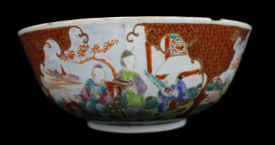 red diaper pattern bowl (side 2)
